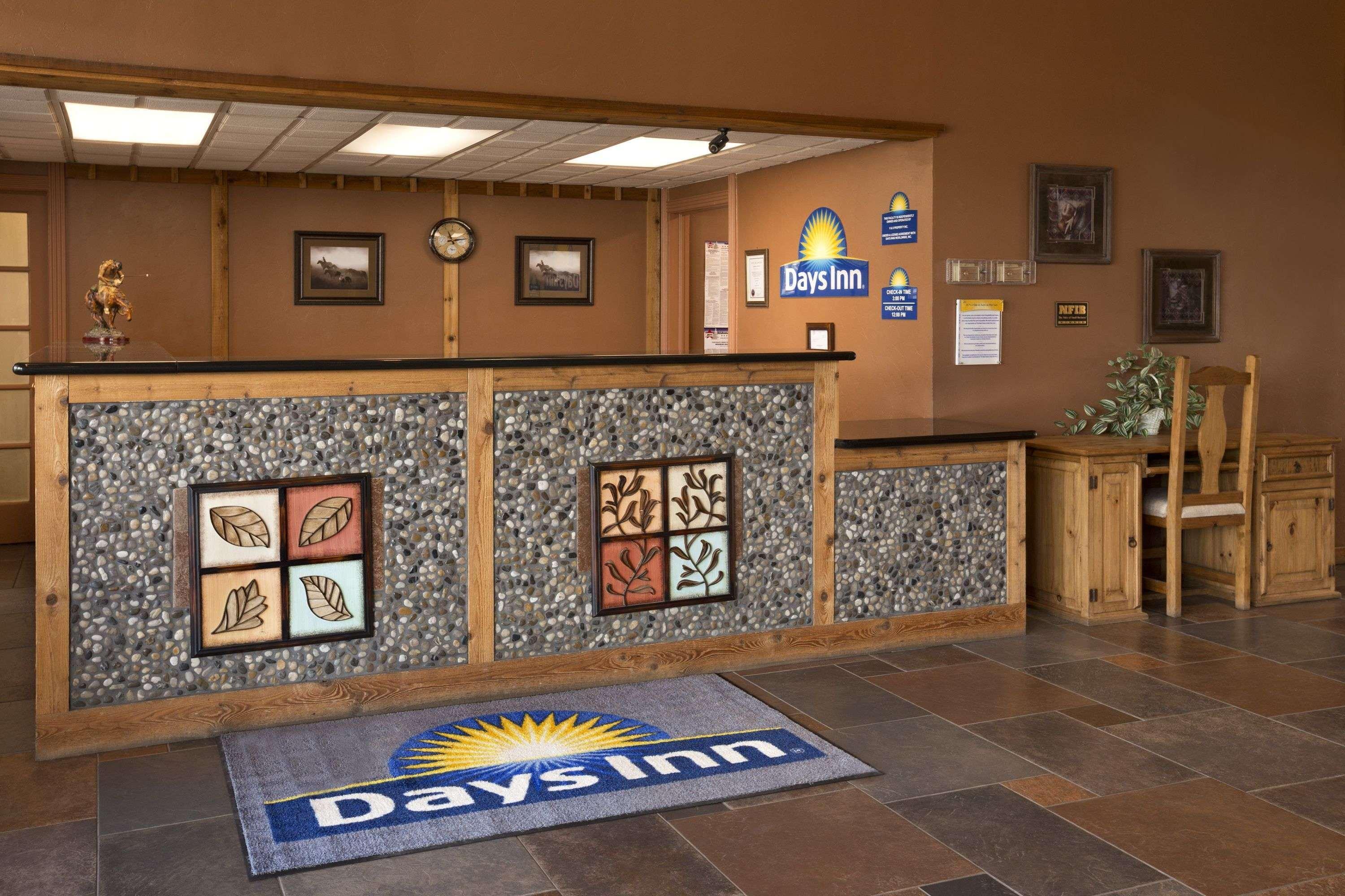 Days Inn By Wyndham Lawton Eksteriør bilde