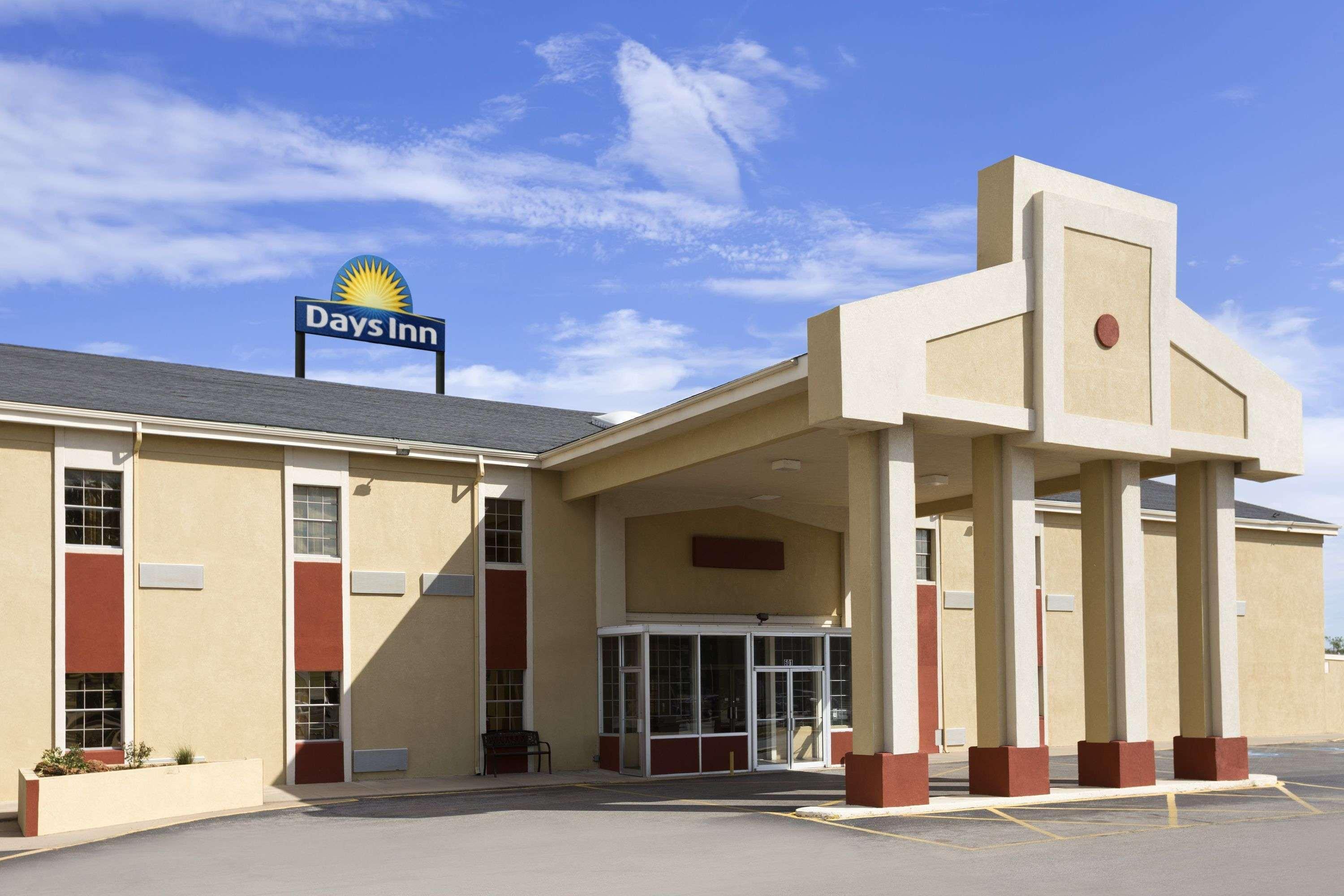 Days Inn By Wyndham Lawton Eksteriør bilde