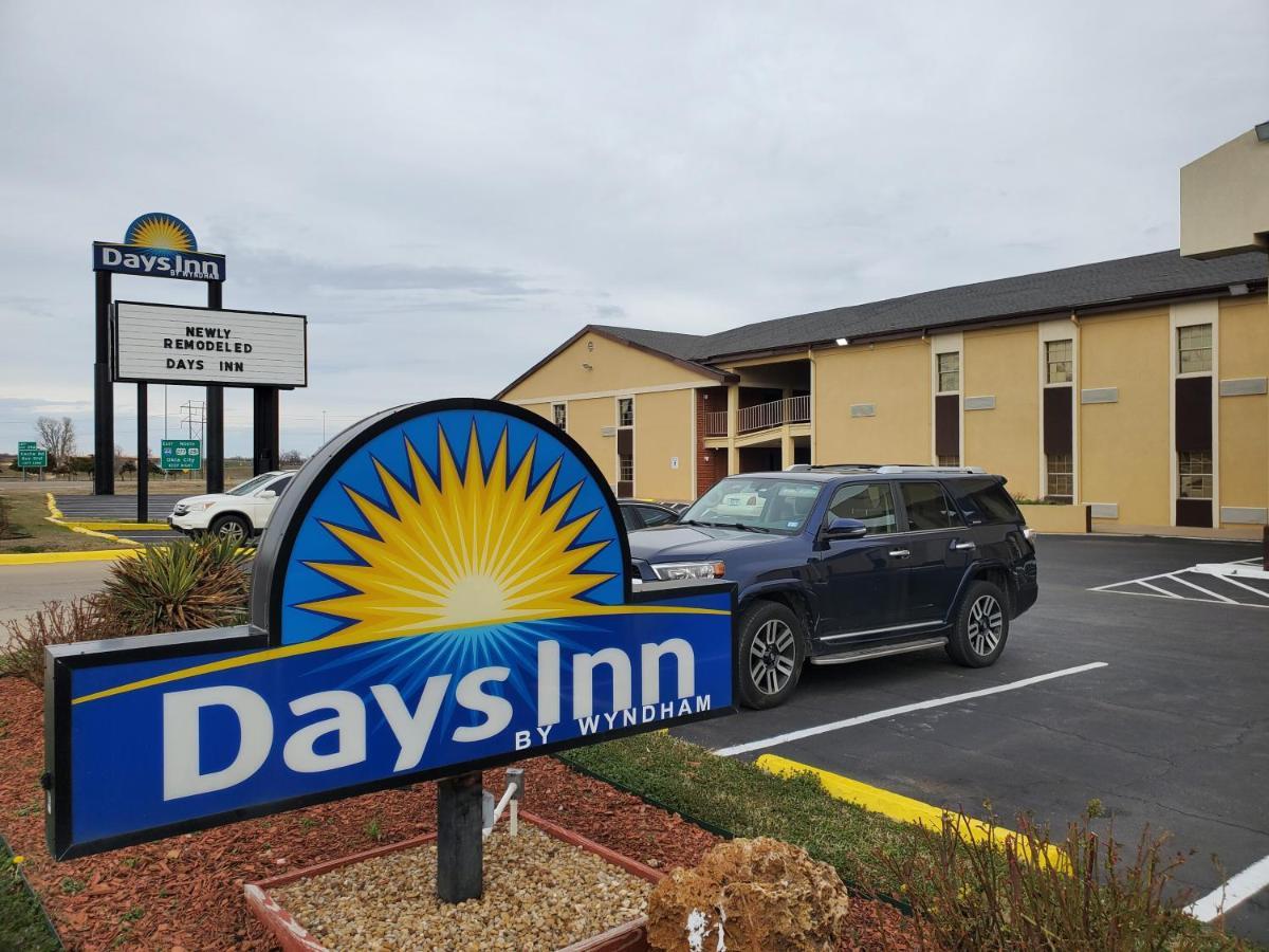 Days Inn By Wyndham Lawton Eksteriør bilde