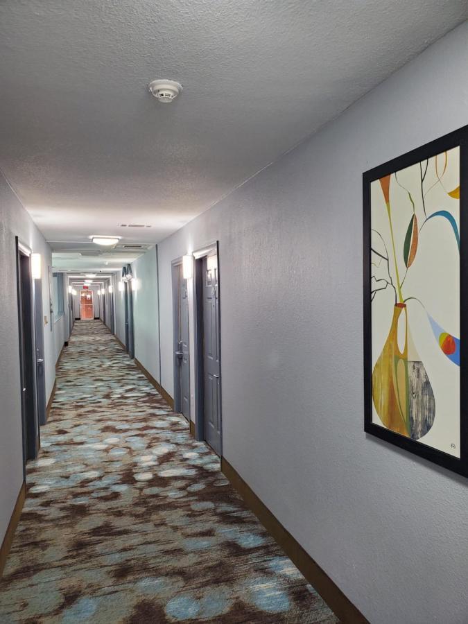 Days Inn By Wyndham Lawton Eksteriør bilde